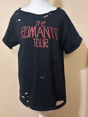 Bruno Mars The Romantic Tour distressed shirt woman junior size medium